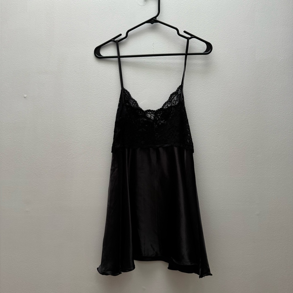 Vintage - Black Satin Silk and Lace Nightgown Chemise Top